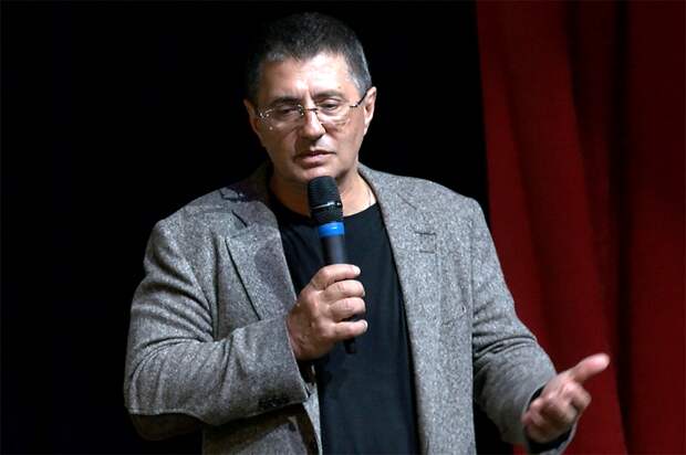 Мясников рассказал, кому противопоказан парацетамол