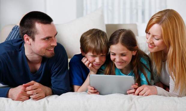 Чем занять ребенка: игры, которые помогут родителям и детям открыться друг другу