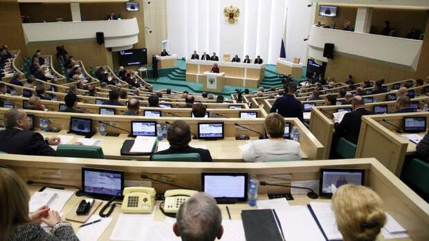 Российские сенаторы представили сведения о доходах за 2023 год
