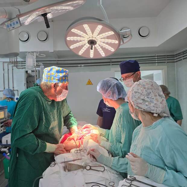 Петербургские врачи прооперировали пациенток, которых ранили стрелами