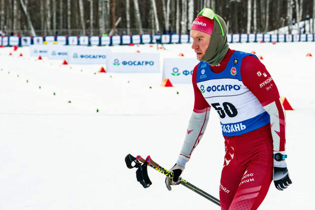 Большунов стал чемпионом России в спринте свободным стилем, бронзу взял Горбунов