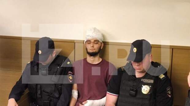 Напавшего на полицейских в Москве мужчину арестовали