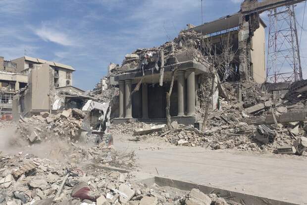 «Полное уничтожение региона»: Израиль продолжил бомбить Тегеран и Бейрут