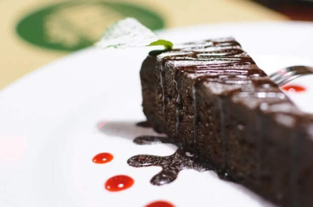 Толстухина объяснила желание некоторых людей не праздновать день рождения