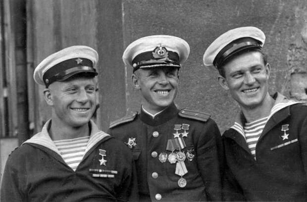 Как "морской дьявол" Шабалин потопил 2000 немецких егерей и стал единственным катерником-дважды Героем Советского Союза?