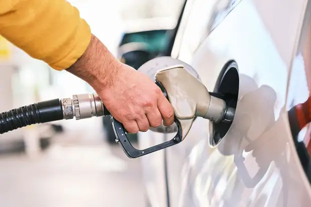 Россия заняла 11-е место в списке стран с самым дешевым бензином