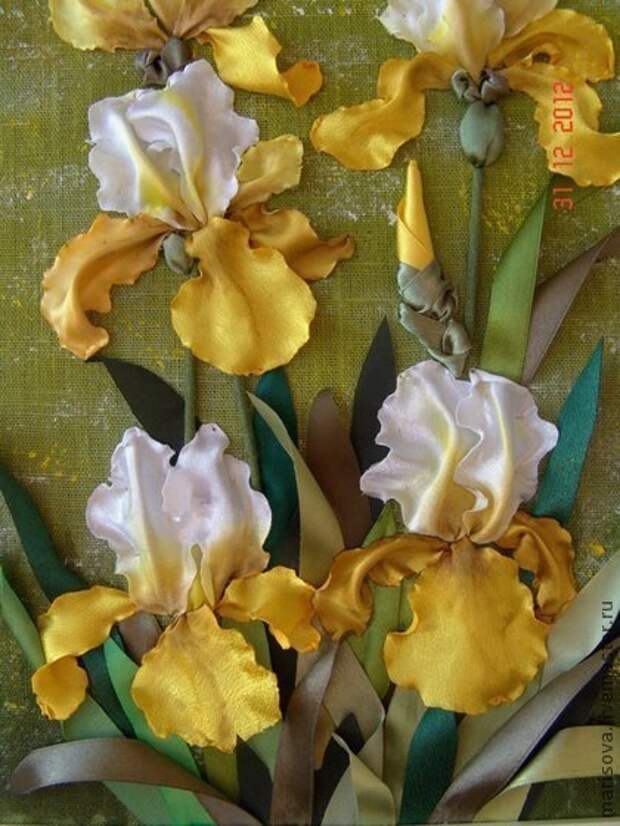 вышивка лентами ириса. вышивка лентами ириса. ирис лентами мастер класс. ирисы лентами. вышивание лентами нарциссы.