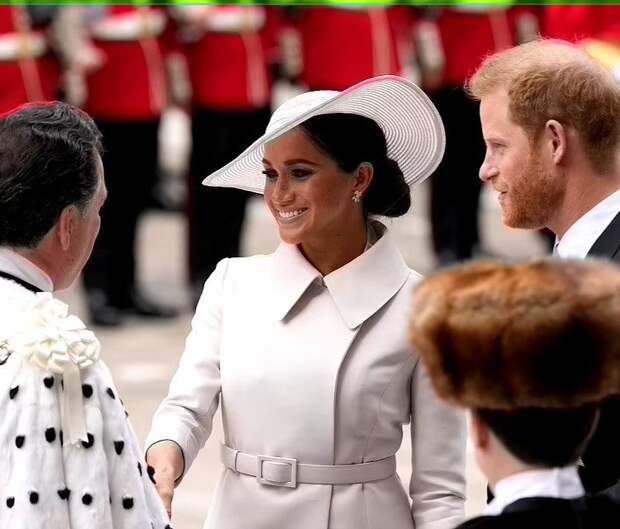 Принц Гарри и Меган Маркл опубликовали первый портрет Лилибет Дианы