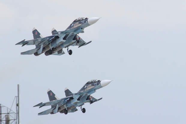 Летчики морской авиации Балтийского флота проводят плановые полеты в Калининградской области