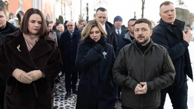 Заграница им поможет: Киев ищет способы обнулить итоги переговоров в Абу-Даби