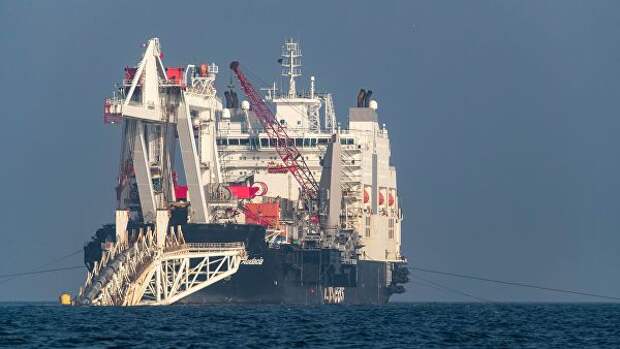 Судно Audacia компании Allseas во время укладки труб на германском участке газопровода Северный поток-2