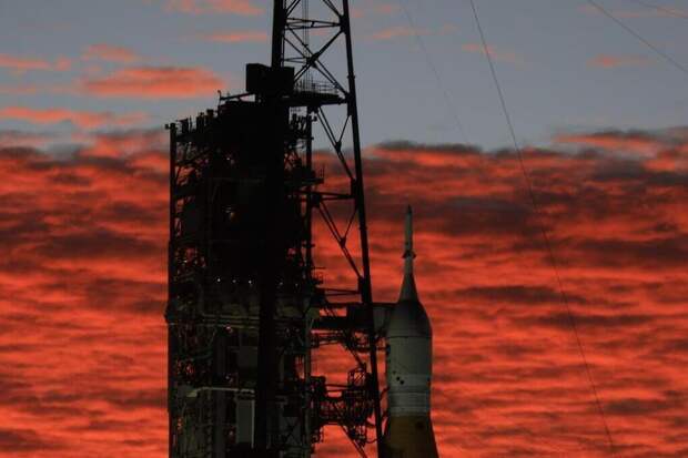 Проблемы с заправкой ракеты Artemis: произошла утечка жидкого водорода