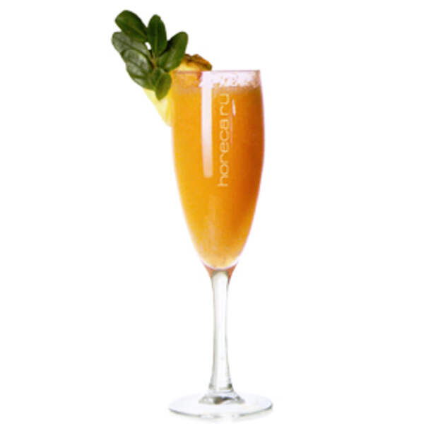Солодка коктейль. Шампанское с апельсиновым соком. Шампанское с апельсиновым соком название коктейля. Шампанское с персиком коктейль. Коньяк с персиковым соком.