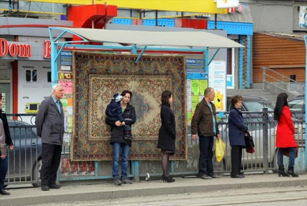 Колоритная остановка. Колоритная остановка.