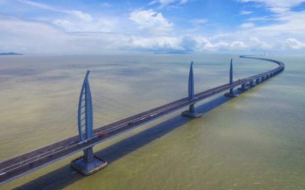 Как выглядит самый длинный мост в мире над морем