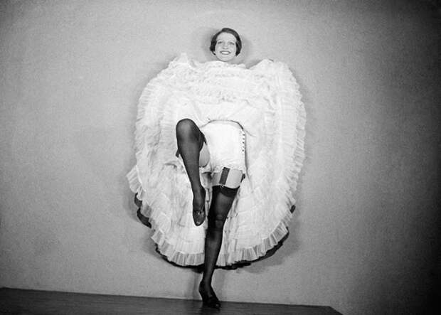 18 редких старинных фотографий танцовщиц кан-кана из Мулен Руж