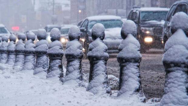 В Москву накрывает мощнейший за последние 70 лет снегопад