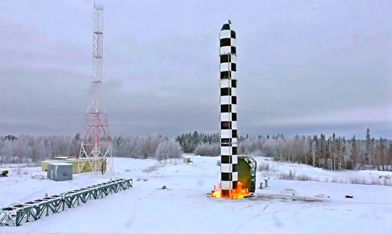 Гонка вооружений: какие боевые системы получат Россия и США в 2021 году