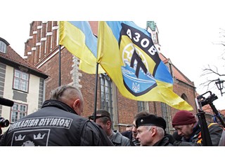 Судьба «Азова» и будущее Зеленского: как украинские националисты вмешались в политику США