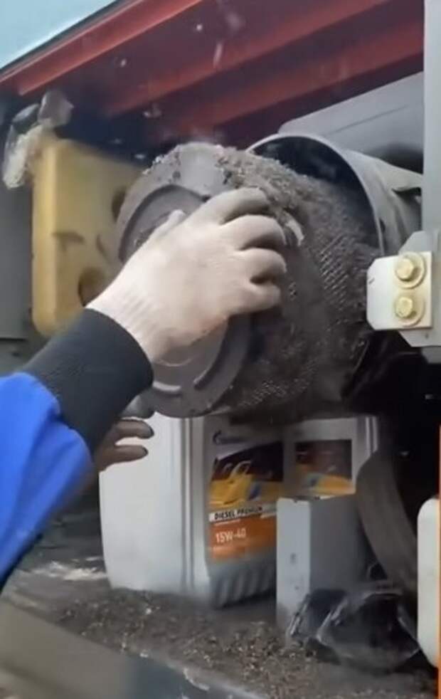 Как там можно находится ? Ещё и смеются