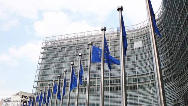 Венгерские политологи Кевехази и Богар: Европарламент запустил процесс самоуничтожения ЕС