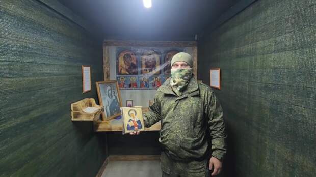 Крымские бойцы обустроили молебную комнату в блиндажах