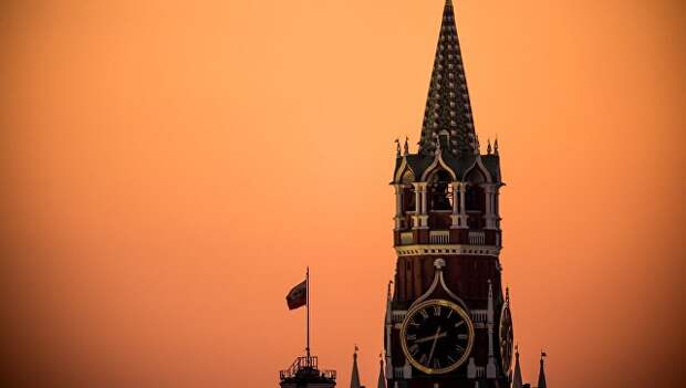 Спасская башня Московского Кремля.Архивное фото