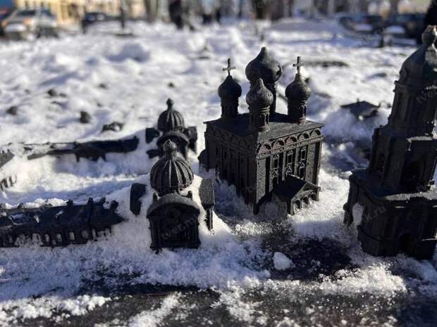 В Твери вновь сломали барельеф "Лучи Твери"
