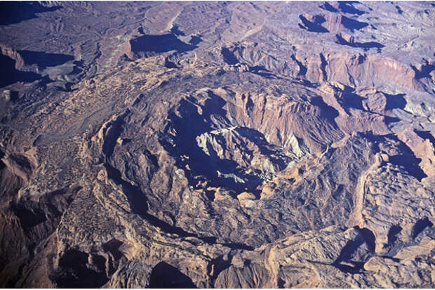 The Upheaval Dome crater (Юта, США)