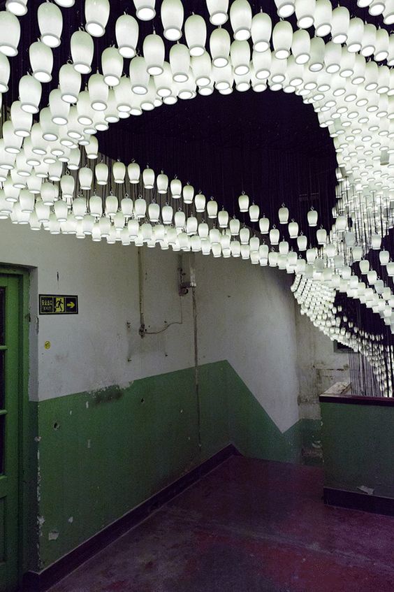 Лес из ламп