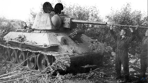 Видео: Зачем советские танкисты вешали на ствол танка самое обычное ведро