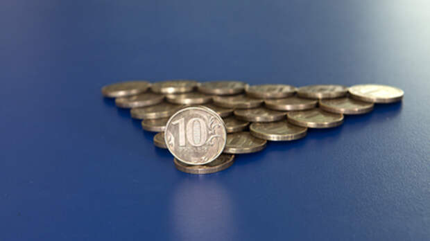 Нищих семей в России стало меньше. Но почти половине денег хватает только на еду и одежду - Росстат. "Но если взрывается…": Сатановский заявил о единственном спасении России от народного бунта