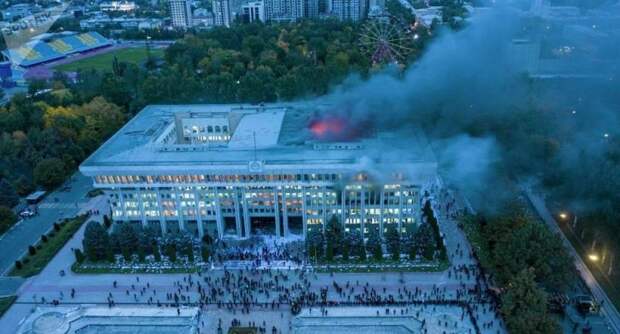Осенняя традиция - жечь Белый дом Осенняя традиция - жечь Белый дом