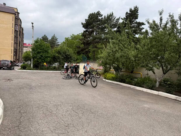 Летние каникулы сдвигают из‑за ситуации в стране: посмотрите, когда в 2026 году школьники реально уйдут отдыхать