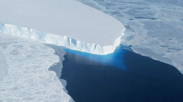 PNAS: Льды Антарктиды начали таять быстрее из-за теплых течений