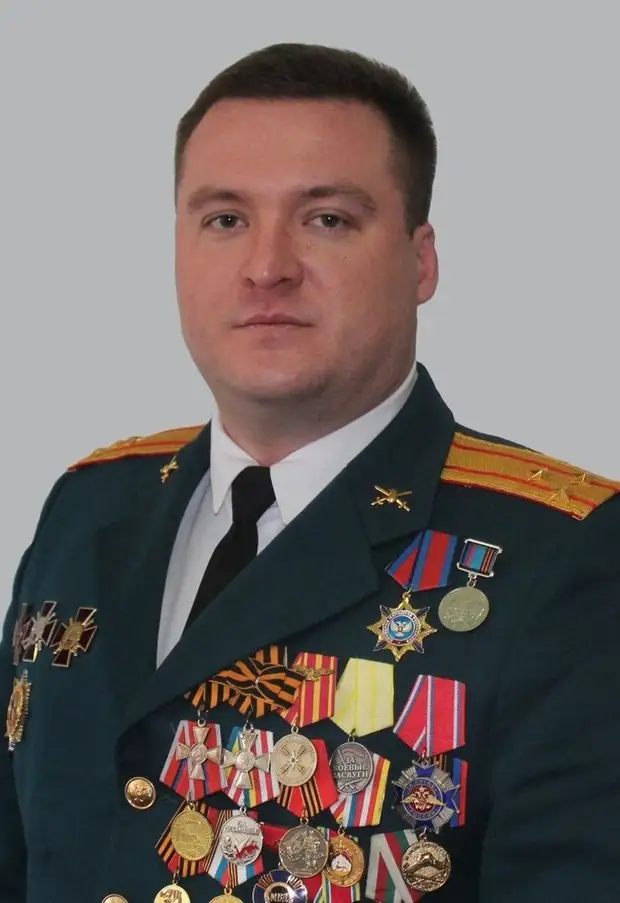 Сергей Завдовеев командир очень известный: три ранения, куча наград в том числе и российских…