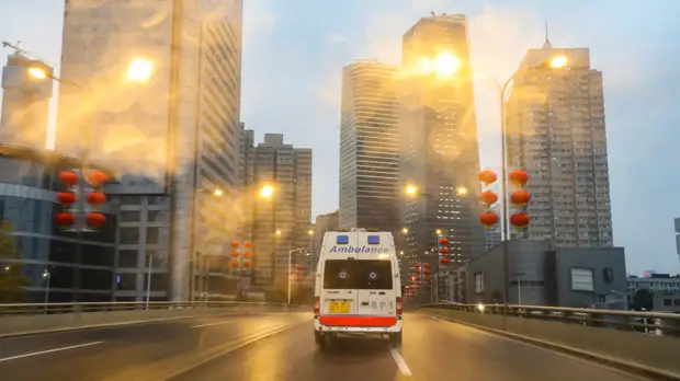 Премьер Госсовета КНР прибыл в Ухань