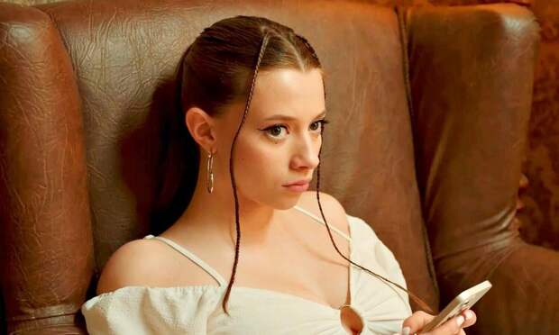 Мышь, барабанщица, внучка цыганского барона: 7 ярких ролей Полины Гухман