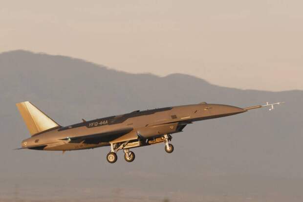 Ведомый F-35 совершил первый полет