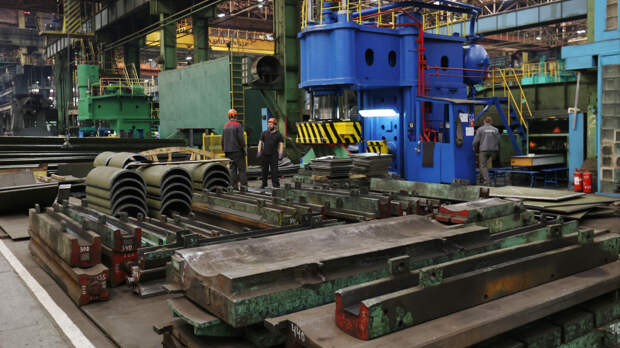 Через систему наставничества на «Севмаше» в год проходит до 2,5 тысячи человек