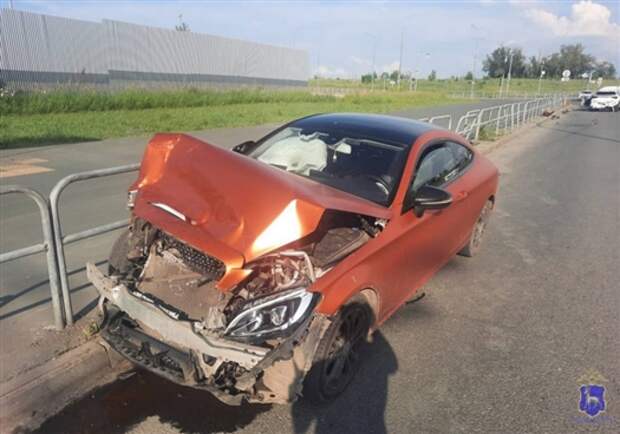 Два человека покалечились в серьезном ДТП с двумя иномарками в Самаре