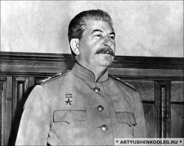 STALIN-GENERALISSIMUS-SR-e1678255420412.jpg