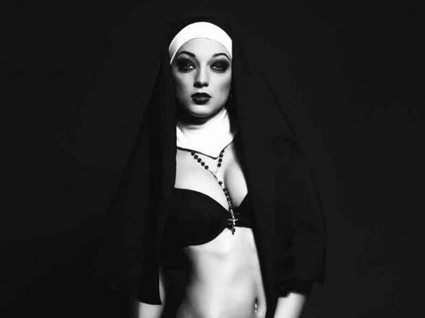 mona