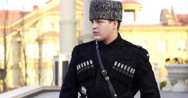 "Достойный представитель команды": Рамзан Кадыров поздравил сына Адама с 18-летием