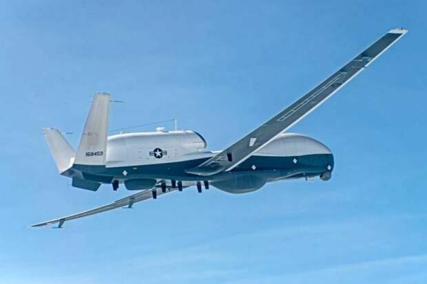 MQ-4C Triton ВМС США появился над Кубой, несколько раз облетев остров Свободы
