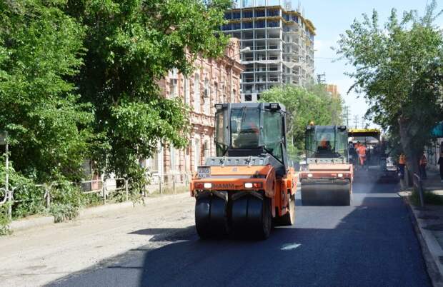 В Астрахани проходит основной этап ремонтных работ на улице Калинина