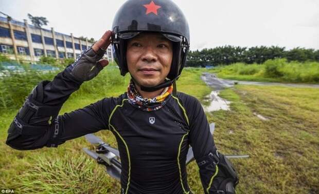 Китайский изобретатель собрал своими руками летающий мотоцикл авто, видео, дрон, мото, мотоцикл, полет, технологии, ховерборд