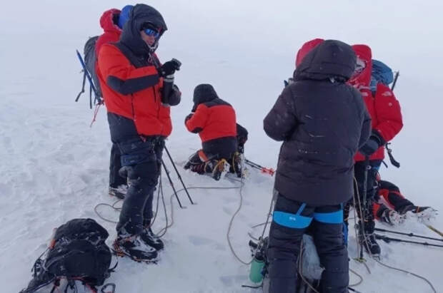 Альпинисты опровергли слухи, что они застряли на горе в Антарктиде