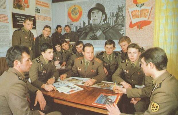 В российской армии хотят возродить замполитов СССР, армия, история, общество