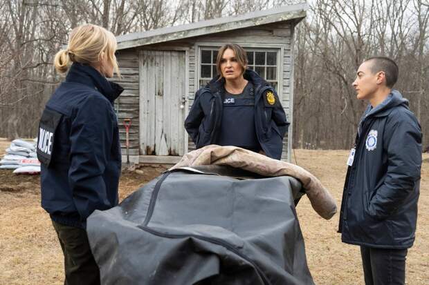 Benson, Rollins, and the ME discuss a gruesome discovery on Law & Order: SVU Season 26 Episode 19